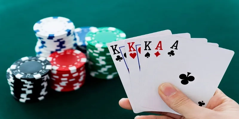 Các vòng trong cách chơi poker 5 lá tạo nên sự kịch tính